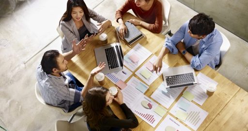 Incentivos de vendas: como melhorar o desempenho da equipe em lojas de móveis