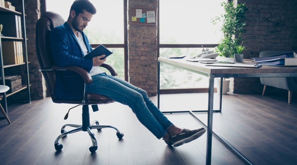 4 livros sobre vendas que todo gestor de lojas de móveis deveria ler